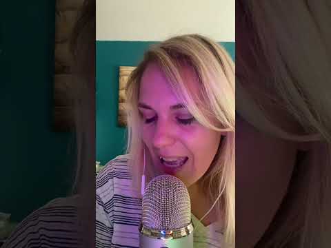 ASMR FR / Inaudible de la 4ème de couverture de ma dernière lecture #asmrfr #shortsasmr #asmr