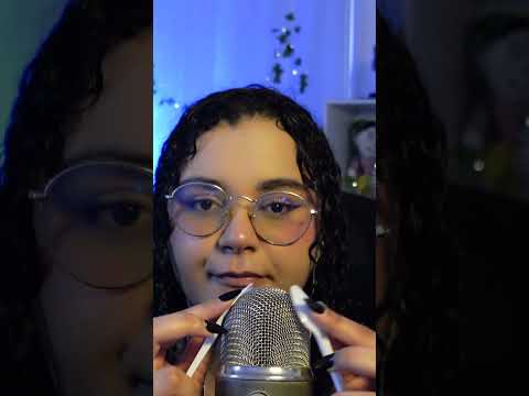ASMR colher no microfone