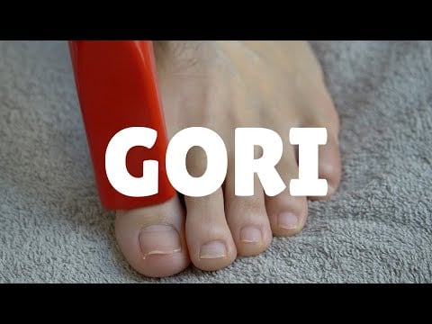 ごりごり足つぼ | 官足法赤棒で甲側をごりごりしてみた