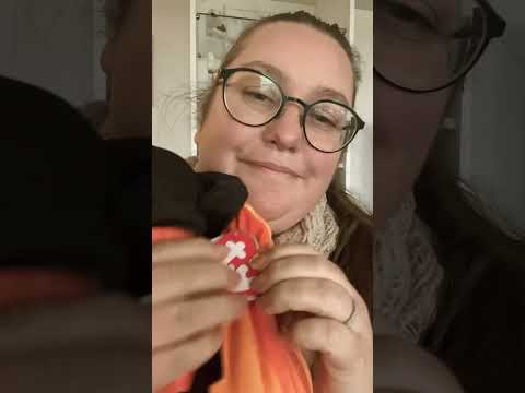 En vecka kvar till halloween! Testar göra en kortis med sonens nya pumpakudde. 🎃