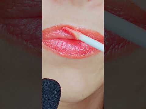 ASMR Lip Care 💋 Gloss & Mouth Sounds | عناية بالشفاه #ASMRLipGloss 💄#ASMRMakeup 💋#LipSoundsASMR
