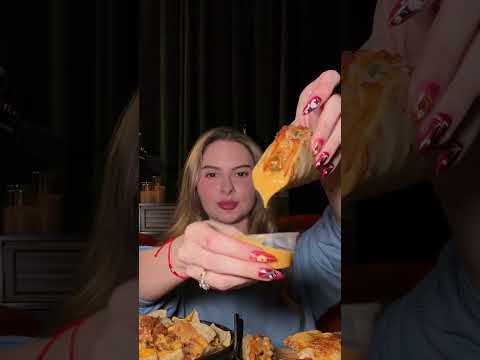 Trying Taco Bell's NEW Steak Chalupa! 🌮🤤 Would you order this? #TacoBell #Mukbang #foodie
