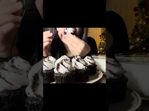 Oreo cupcakes! (Full video on my channel) ❤️