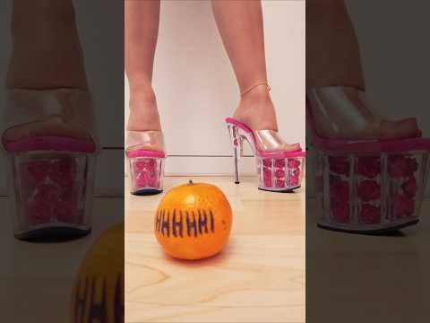 Twist it, Baby #crush #legs #foot #shorts #shoes #asmr #highhheels