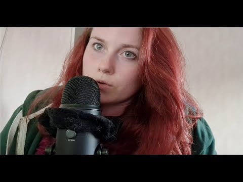 ASMR på Svenska - 8 minuter av rambel och diverse trigger sounds