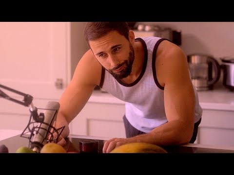 ASMR Tapping / Scratching / Whispering in Spanish
