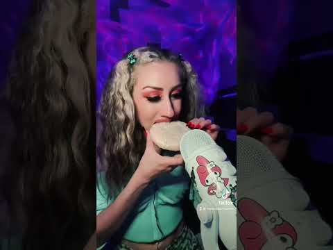 full vid on tiktok. 🍪#asmr #asmreating #mukbang #crumbl #crumblreview