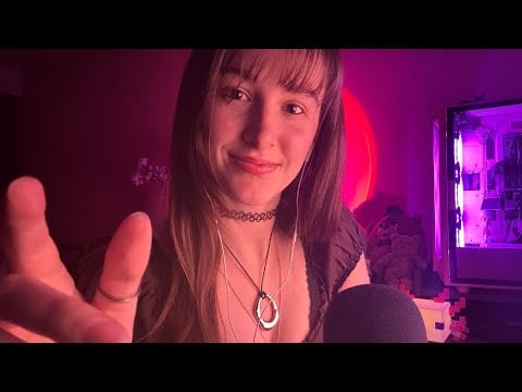 ASMR Upclose French Camera Tapping (with alot of whispers)