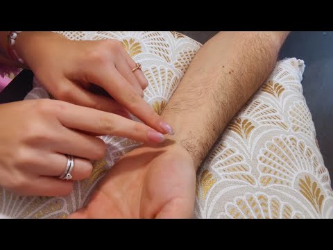ASMR ITA 💆‍♀️✨ Grattini sul polso ✨Inner Wrist Focus ✨Whispering/Soft spoken ✨ Reality giapponesi