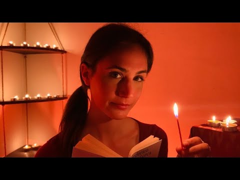 Ti faccio dormire con dei sussurri (d'amore) suuuper vicini | ASMR ITA | low light