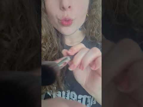 ASMR caseirinho sons de mãos, pincel na tela e sons de boca