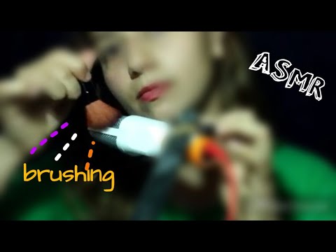 ASMR HACIENDO BRUSHING EN EL MICRO