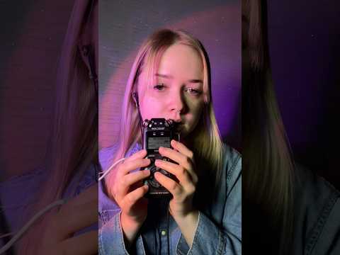 поцелуйчики и покусывание ушек 💕