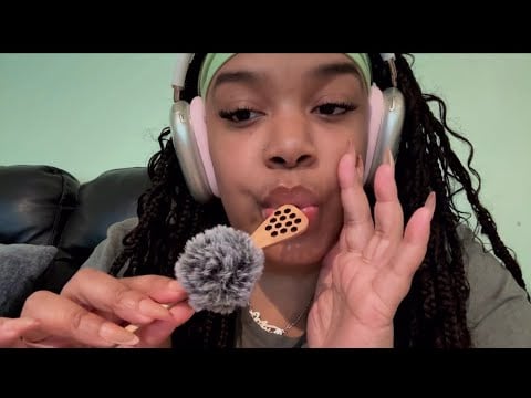 ASMR | Honey Spoon Mouth Sounds 💕 | brieasmr 