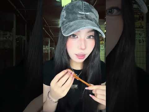 ASMR｜假如ASMR是违法行为🚫 也是拍上这个系列了🤫又让主包演爽了 一起鬼鬼祟祟地听👂木头敲击音 #asmr #假如asmr是违法行为 #解压声控 #情景模拟助眠 #敲击音助眠