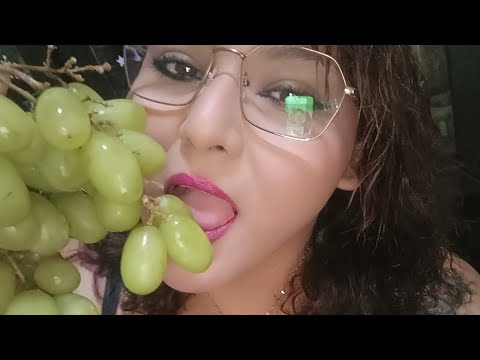 ASMR Comiendo 🍇 uvas verdes con Tajín