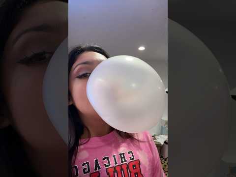 BUBBLE ASMR | girl blowing bubble gum popping sounds #bubblegum #bubble