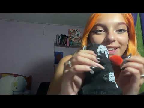 ASMR MASAJE CRANEAL CON EL CALCETÍN| REPITIENDO INTRO “HOLA BEBÉS”| SOFIWI