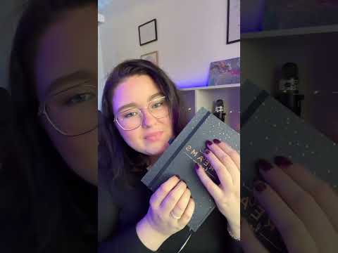 Book tapping ASMR ✨ #relax #asmr #tingles #sleep #booktapping #tapping #relaxing #relax #satisfying