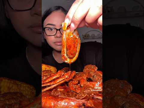 Lots of slurping 💆🏻‍♀️ #shorts  #mukbang #asmr #seafoodboil