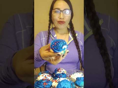 ONE TIME BITE BLUE CUP CAKE#everyone #food #shortsfeed #mukbang #challenge #onebite