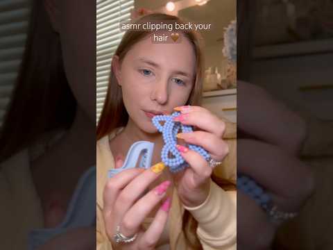 asmr clipping back your hair 🤎 #asmrcommunity #asmrsounds #asmrshorts #asmrtingles #asmrhairplay