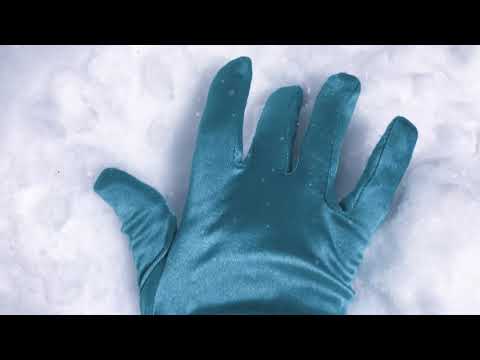 OPERA GLOVES IN THE SNOW  ⛄ WITH WHISPERING 👄 [[ASMR]]