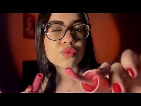ASMR TE ARRUMANDO PARA DORMIR 😴 