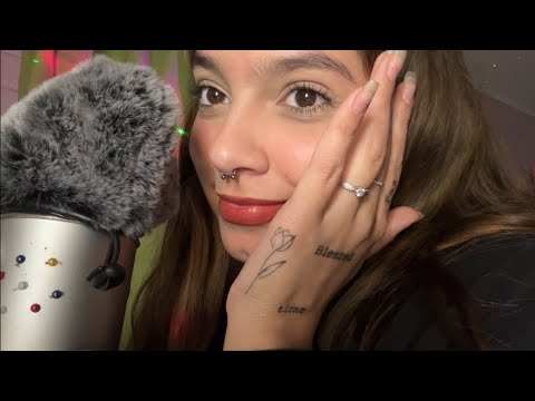 ASMR SUSURRANDO CERQUITA, HISTORIA DE MIS TATUAJES Y FOTOS| SOFIWI