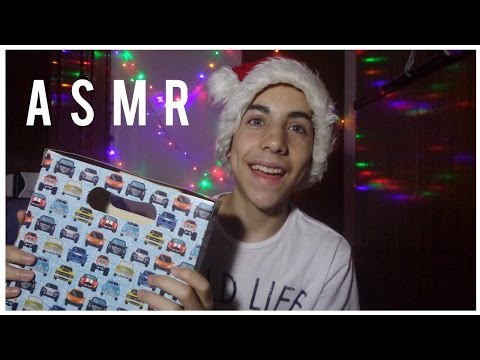 [ASMR PORTUGUÊS]: Roleplay PAPAI NOEL ~ Sons de boca, embalagens e plástico. (Vídeo para dar SONO)