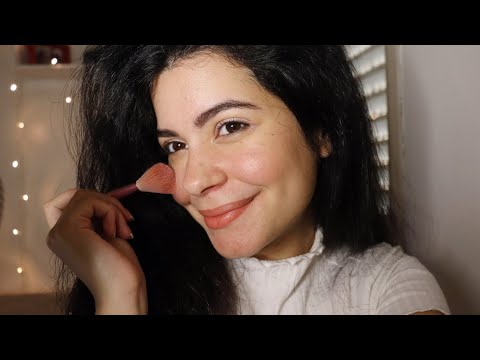 ASMR ME MAQUIANDO; SONS DE BOCA; PENTEANDO O CABELO E +