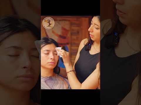 Darlyn's ASMR make-up tutorial with soft relaxing whispering sounds 😌