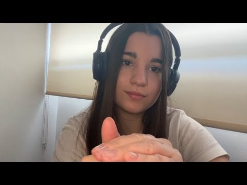 ASMR LENTO Y SENSIBLE MIC GRIPPING + TRIGGER WORDS repetitivas | susurros cerca del mic