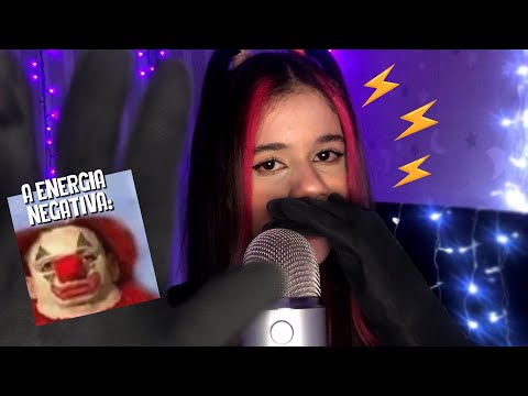 ASMR COMENDO SUA ENERGIA NEGATIVA