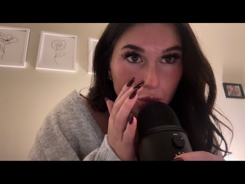 ASMR | Sleepy Whisper Ramble 🛌😴 (tapping, mouth sounds, hand movements)