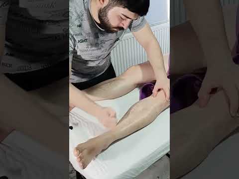 TURKISH MASSAGE THAT PROVIDES EXTREME RELAXATION IN THE QUADRICEPS #satisfying #relaxing #shorts