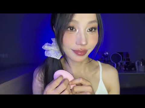 有小宝投稿的模拟妈妈哄娃入睡💤第一次当妈有点紧张哈哈哈🤣（虽然是四川妈妈 但是骂娃话术全国统一）今天视频有点长～希望小宝们都能睡个好觉🩵#声控助眠 #哄睡系列 #助眠剧情模拟 #模拟化妆