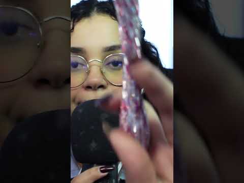 ASMR pincel na tela com sons de boca