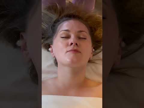 tingles fit for THE Queen @gentlewhisperingasmr 👑  #asmrmassage #softtouch #asmrspa