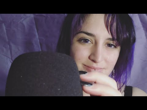 ASMR - Mic scratching & tongue clicking (no talking)