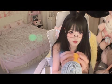 Sweet Girl Gently Rubbing Microphone | Perfect ASMR for Relaxation
