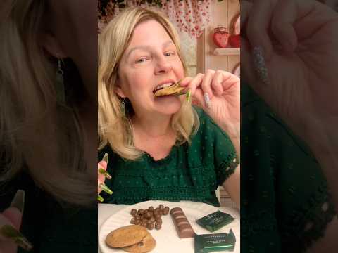Eating My St. Patrick’s Day Snack Plate 💝😍🎉 #asmr #asmreating #snackplate ✨