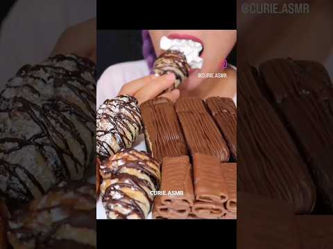 Chocolate Croissants w/Whipped cream 초코 크로와상에 휘핑크림 올려 #asmr #shorts #croissant