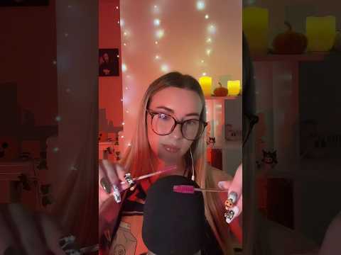 Rate this ASMR trigger out of 10 ⭐️ #asmrmicscratching #asmrfoam