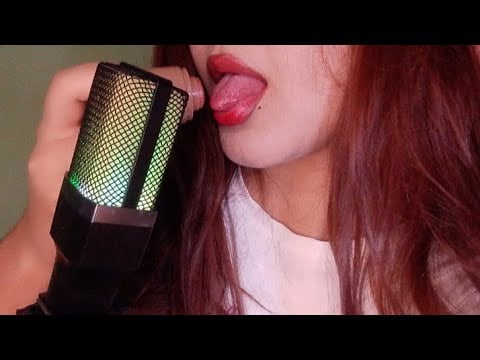 Асмр макияж мокрым пальчиком ASMR makeup 💄 spit painting 🎨