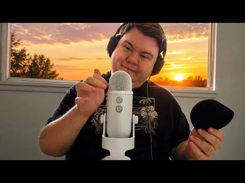 ASMR INTENSE MIC SCRATCHING + CRACKER  TINGLES CRINKLES 