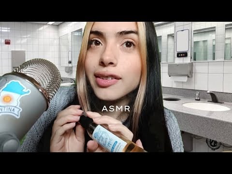 Asmr en Español | Te ARREGLO el MAQUILLAJE en el BAÑO DE LA ESCUELA 🏫