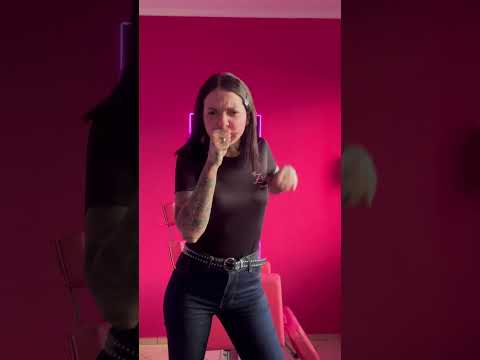 Amiga geralmente a gente não posta… mas hoje eu postei 😂  Bora dançar!! #dance #happy #music #viral