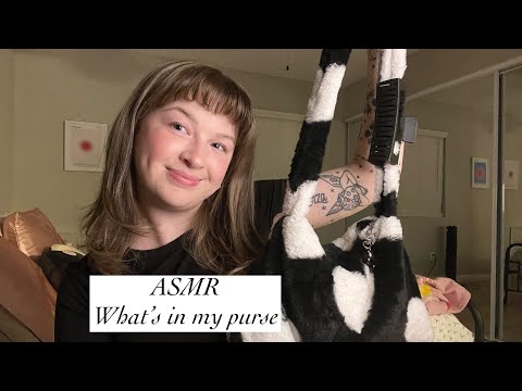 ASMR 💕 What’s in my Purse 🖤✨ (lofi, whispers)