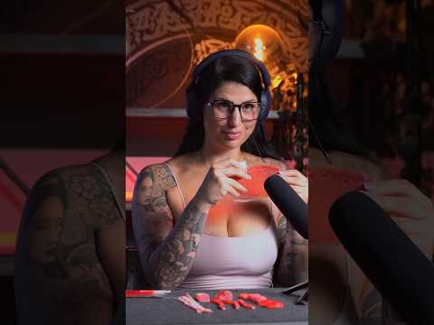 Ich liebe diese Sounds! 🥰😈 #asmr #asmrgirl #asmreating #asmrslime #asmrsound #girl #fyp #fy #viral